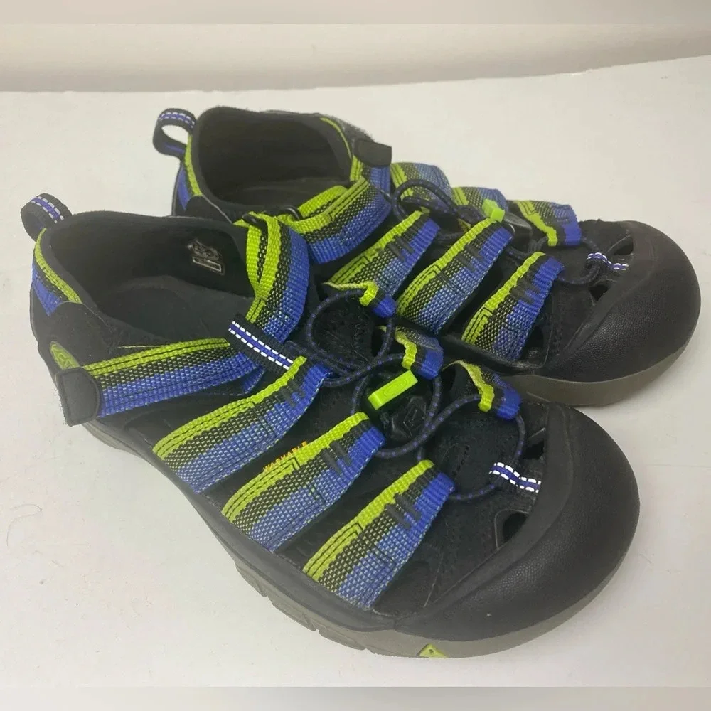 Keen Newport H2 sandals size 3
